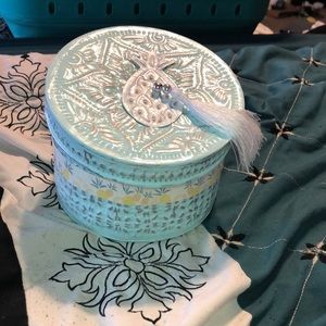 Billie’s Bali pineapple metal tin